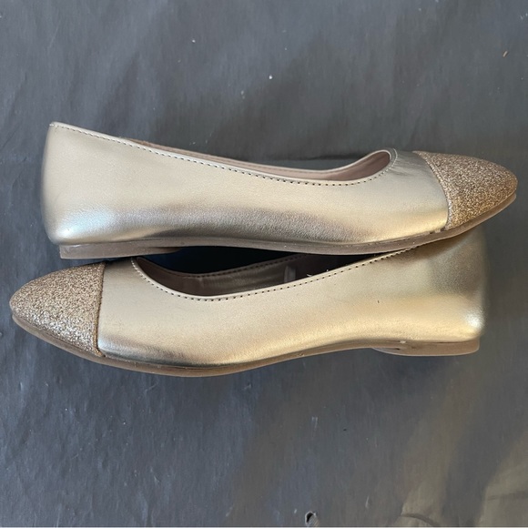 The Children’s Place Gold and Glitter Slip on Ballet Type Shoes Size 12 - Picture 6 of 8